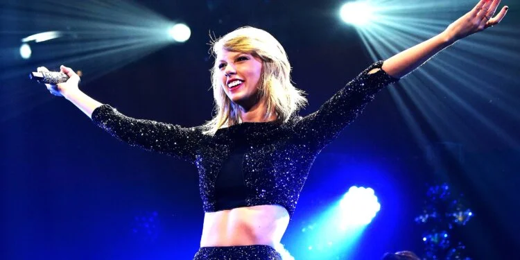 Taylor Swift announces 1989 (Taylor's Version) and release date